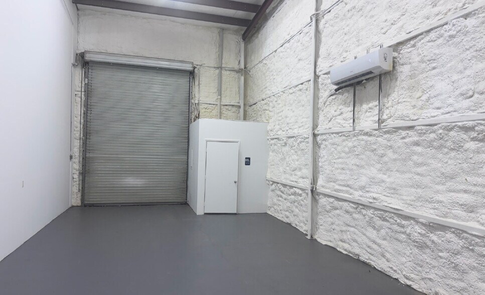 More Photos Of 1726-1738 SW Biltmore St, Port Saint Lucie Light Manufacturing For Lease