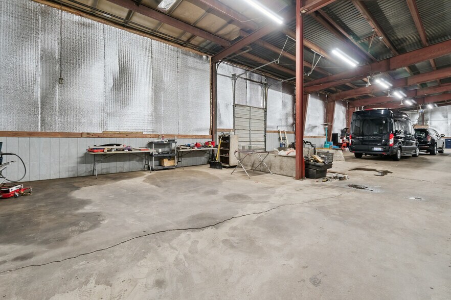 More Photos Of 322 Terminal St SW, Grand Rapids Distribution For Lease