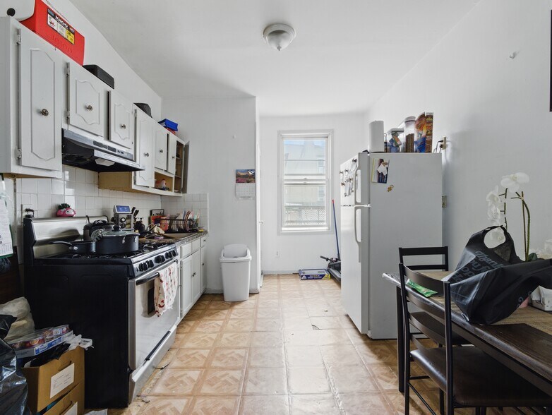 More Photos Of 904 Bergenline Ave, Union City Apartments For Sale