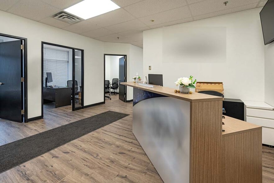 More Photos Of 37 Sandiford Dr, Whitchurch-Stouffville Medical For Lease