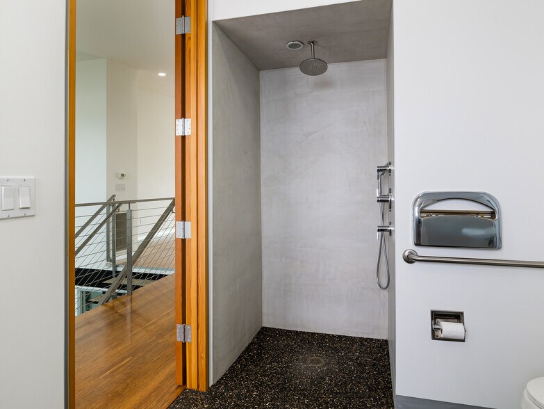 More Photos Of 227 California St, El Segundo Loft Creative Space For Lease