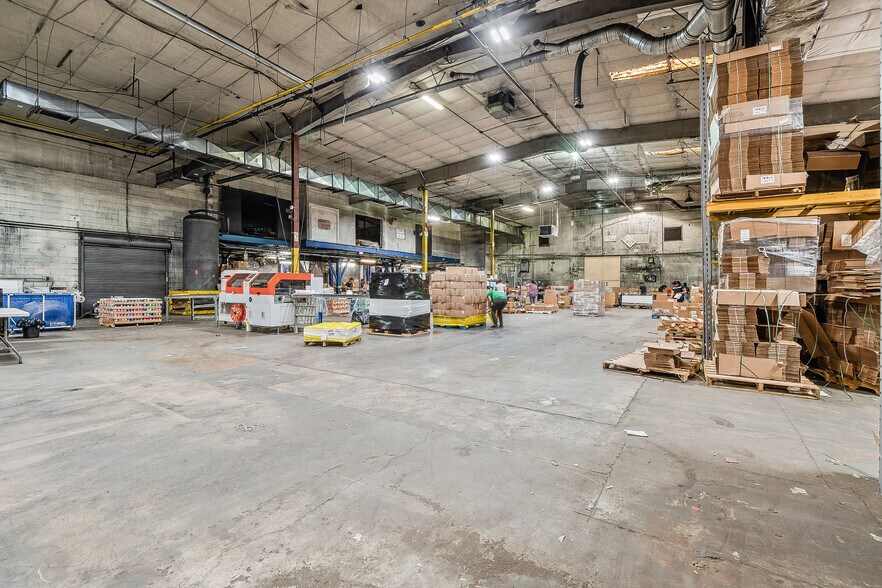 More Photos Of 555 Country Club Rd, Dallas Warehouse For Sale