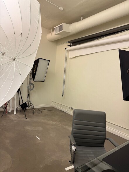 More Photos Of 111-119 N La Brea Ave, Los Angeles Storefront Retail Office For Lease