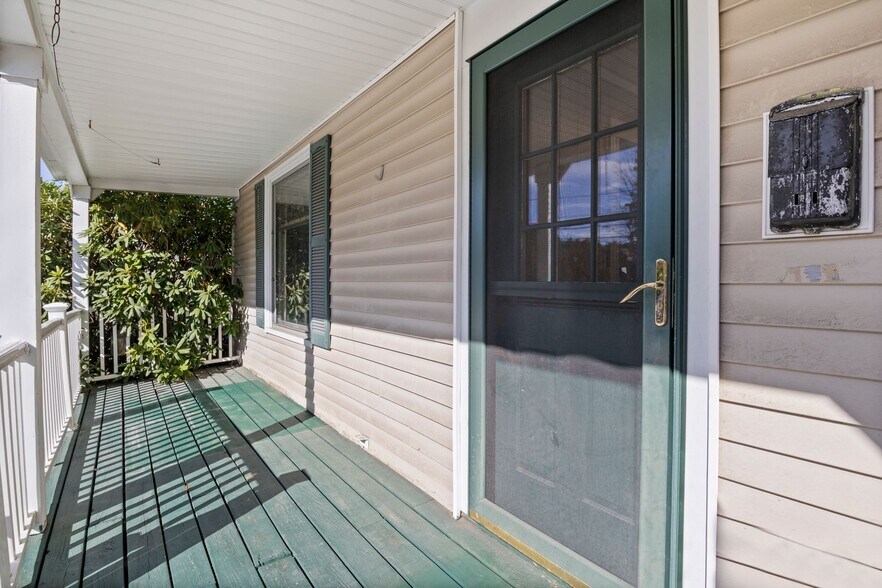 More Photos Of 10 Elm St, Gorham Office For Sale