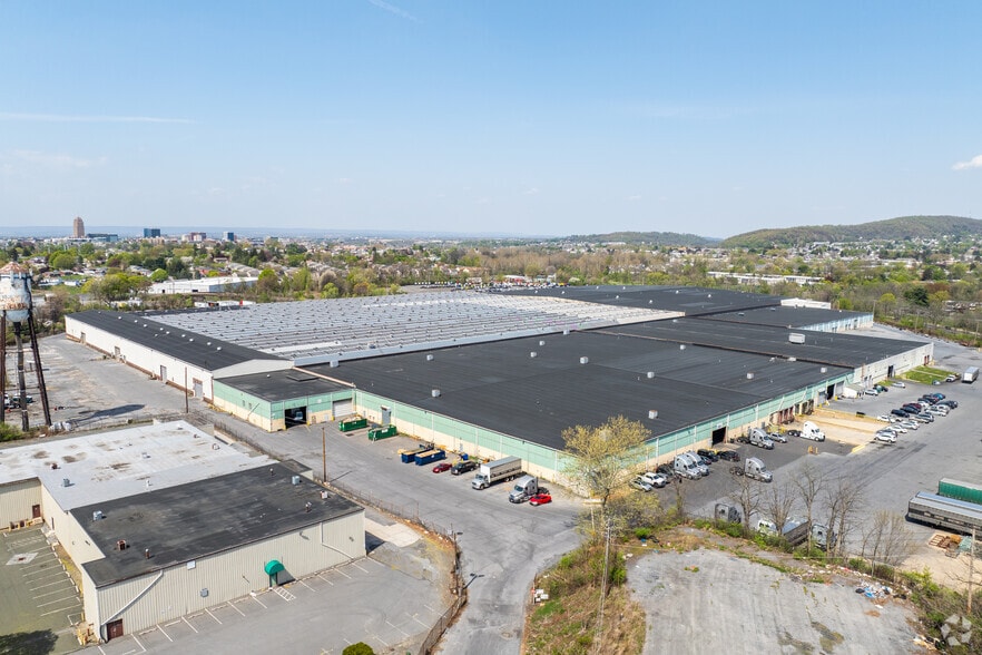 More Photos Of 2027 S 12th St, Allentown Unknown For Lease