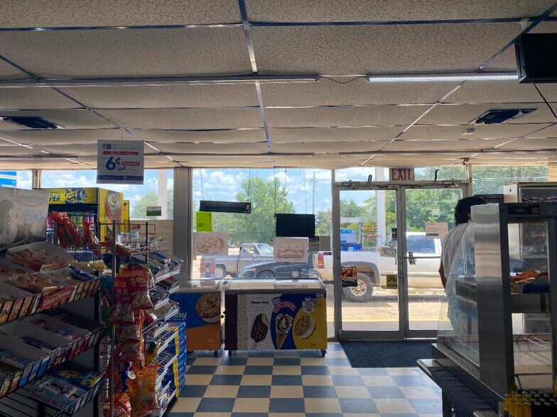 Primary Photo Of 1004 Nelson St, Linden Service Station For Sale