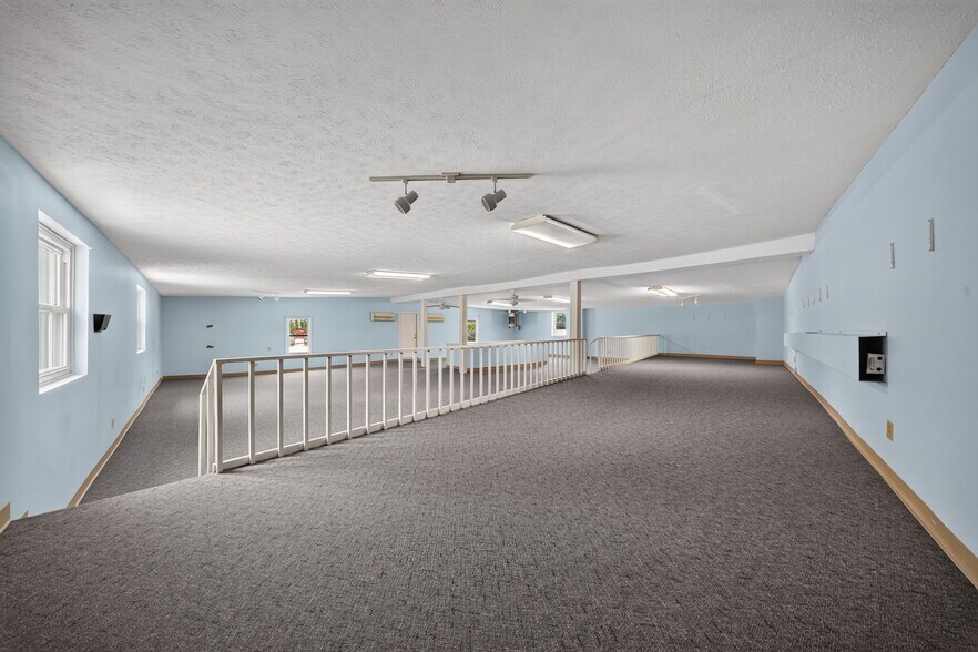 More Photos Of 2539 W Prospect Rd, Ashtabula Storefront For Sale