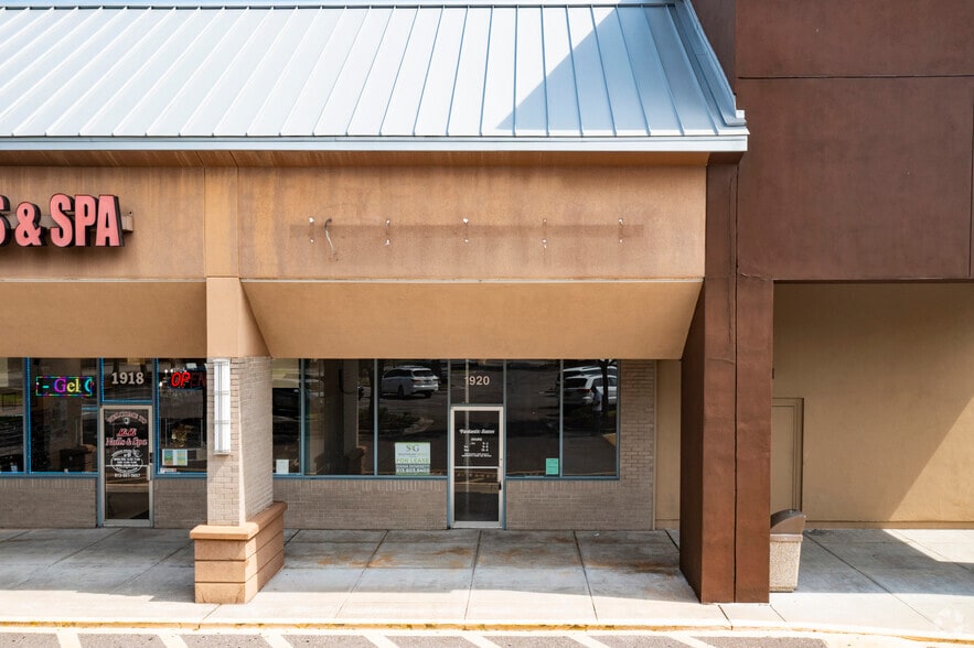 More Photos Of 1930 State Route 60 E, Valrico Unknown For Lease