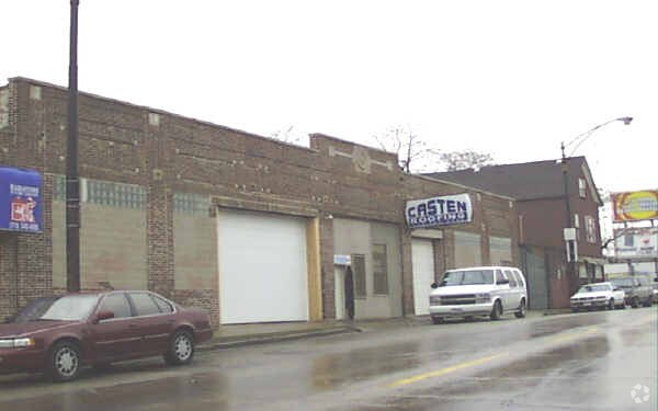 More Photos Of 3913-3915 W Armitage Ave, Chicago Warehouse For Lease