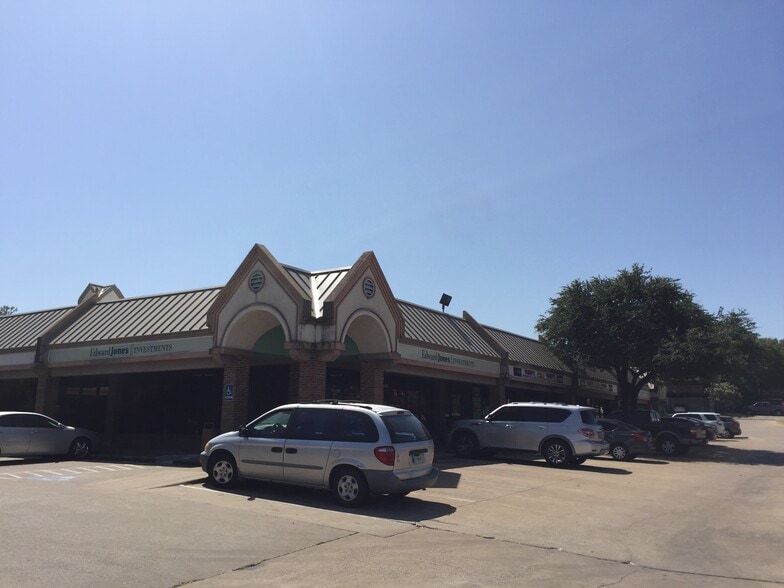 More Photos Of 2441-2485 Forest Park Blvd, Fort Worth Storefront Retail Office For Lease