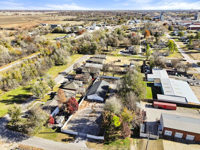 More Photos Of 115 N 8th St, Yukon Religious Facility For Sale