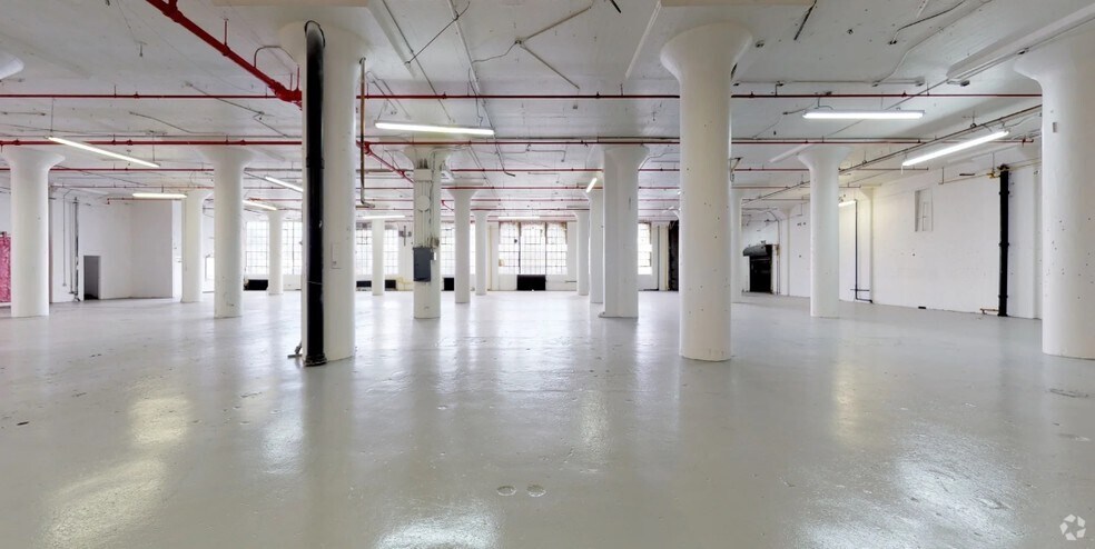 Primary Photo Of 184-10-184-60 Jamaica Ave, Jamaica Manufacturing For Lease