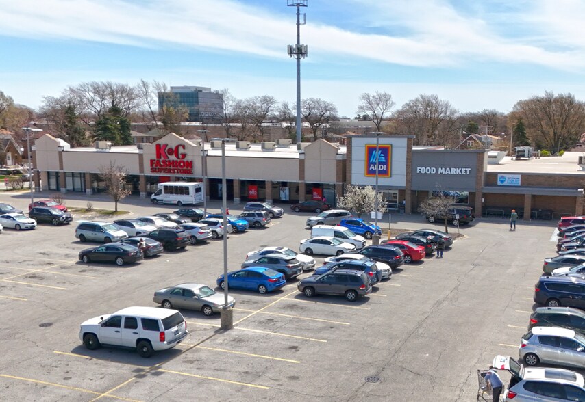 More Photos Of 2525-2535 W 95th St, Evergreen Park General Retail For Sale