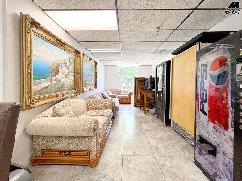 More Photos Of 5601-5603 NW 159th St, Hialeah Manufacturing For Lease