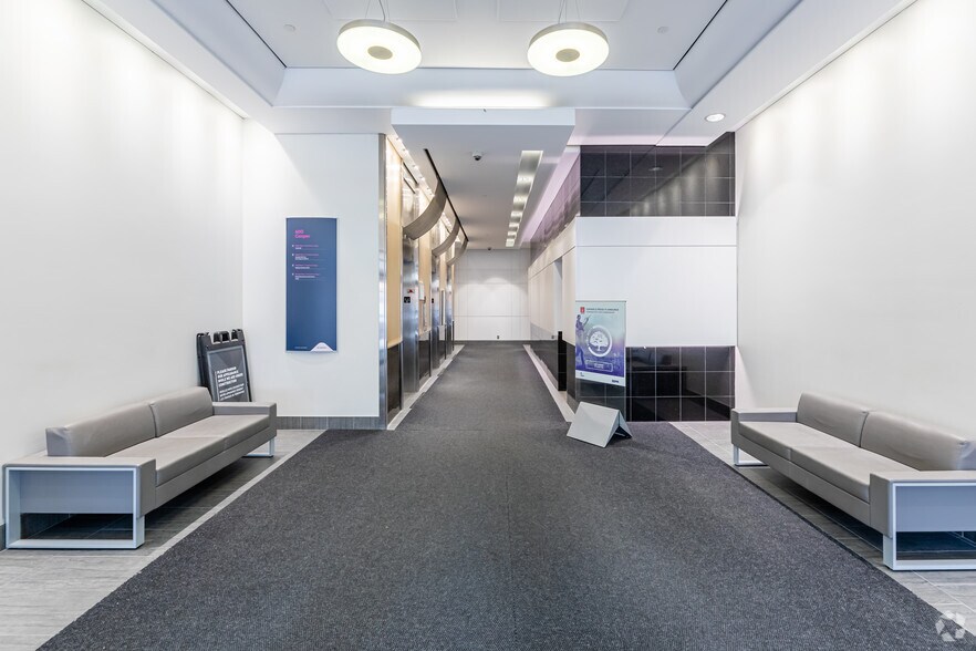 More Photos Of 400 Cooper St, Ottawa Office For Lease