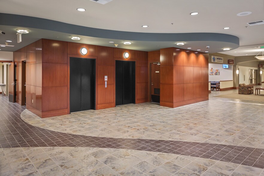 More Photos Of 4700 Point Fosdick Dr, Gig Harbor Medical For Lease