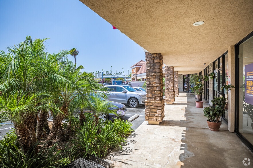 More Photos Of 3164-3194 Midway Dr, San Diego Storefront For Lease