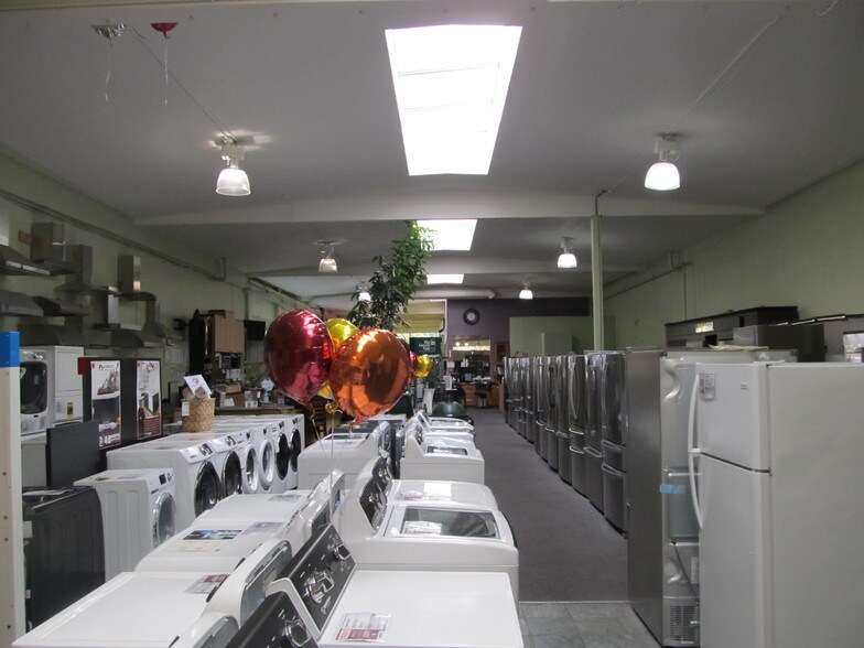 More Photos Of 2524 Shattuck Ave, Berkeley Storefront For Lease