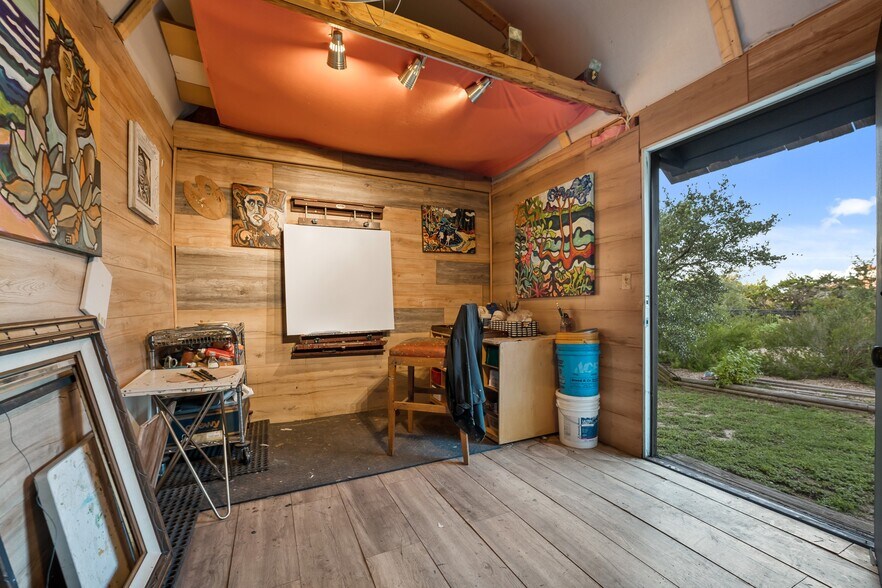More Photos Of 3911 Lago Vista Dr, Austin Apartments For Sale