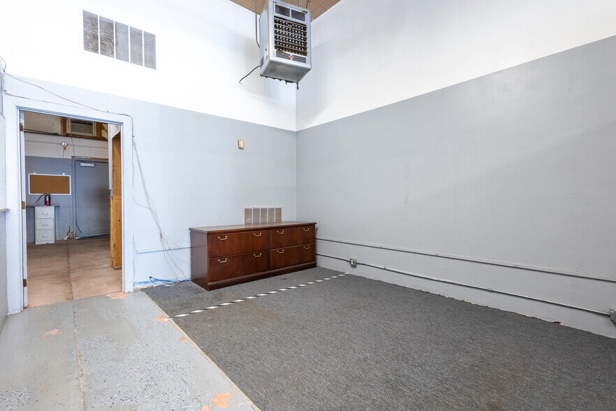 More Photos Of 2313 13th, Columbus General Retail For Sale