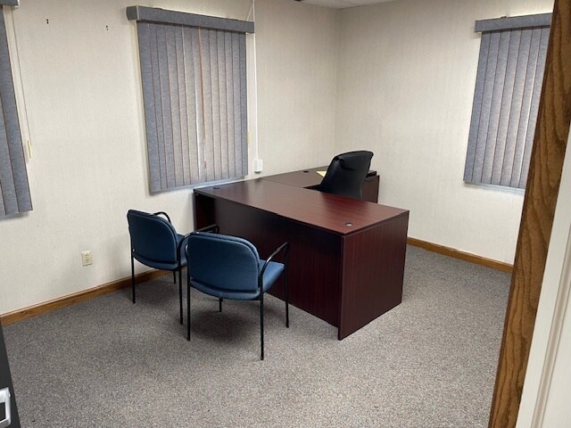 More Photos Of 2700 N Belt Hwy, Saint Joseph Office For Sale