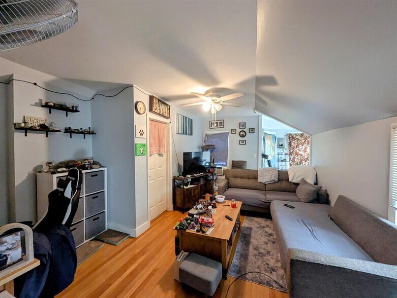 More Photos Of 44 Walnut St, Claremont Apartments For Sale