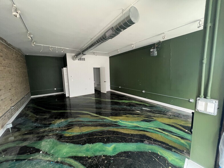 More Photos Of 5632-52 N Clark St, Chicago Apartments For Lease