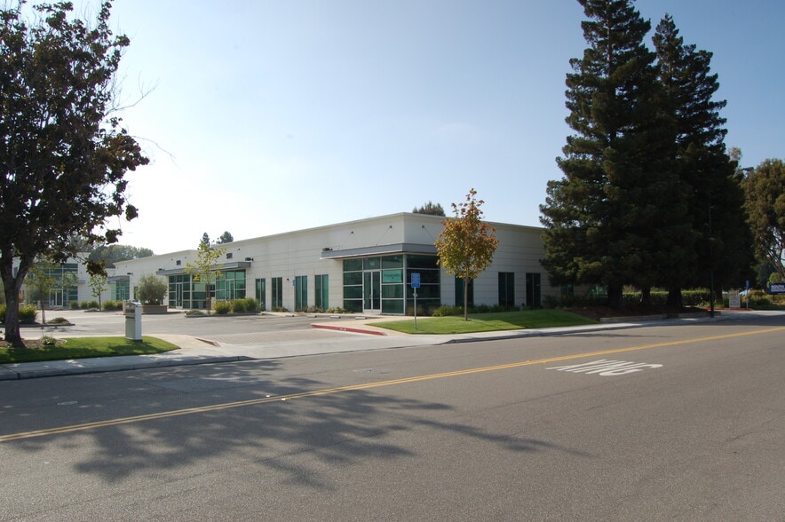 More Photos Of 555 Clyde Ave, Mountain View Office For Lease