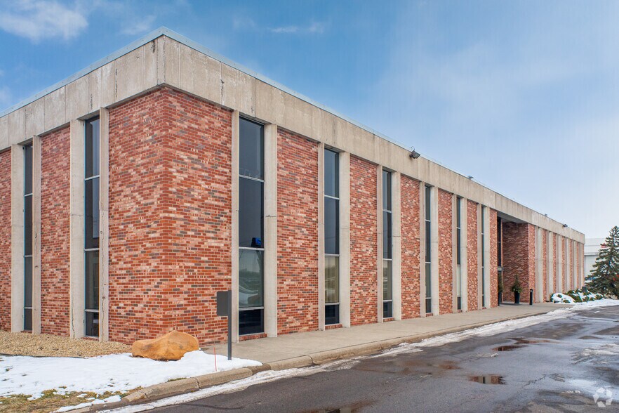 More Photos Of 7800 Metro Pky, Bloomington Coworking Space