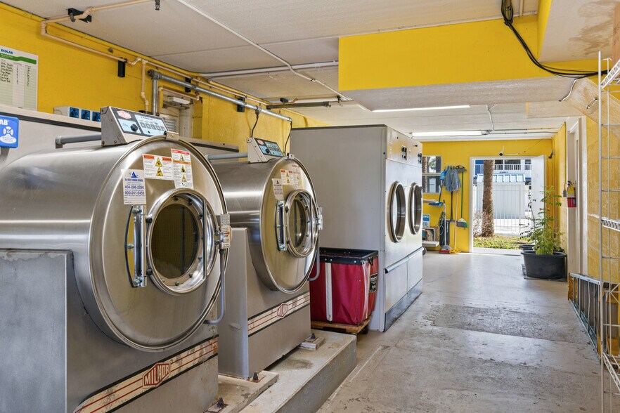 More Photos Of 1220 Boone Avenue Ext, Kingsland Hotel For Sale