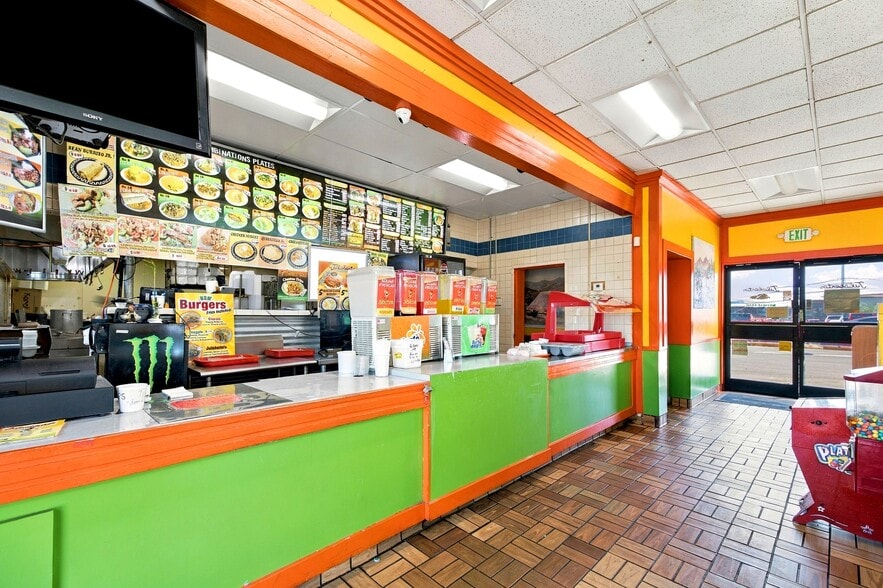 More Photos Of 5033 N 67th Ave, Glendale Fast Food For Sale