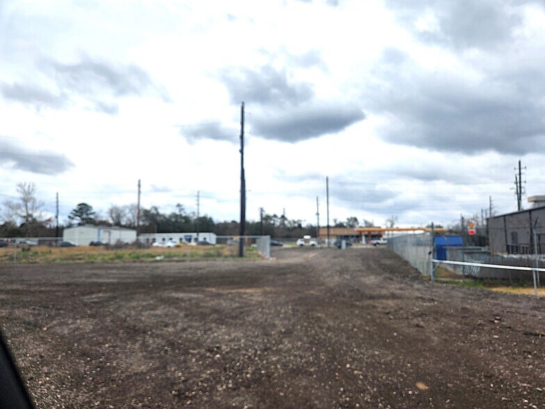 More Photos Of 295 Riley Fuzzel rd, Spring Warehouse For Lease