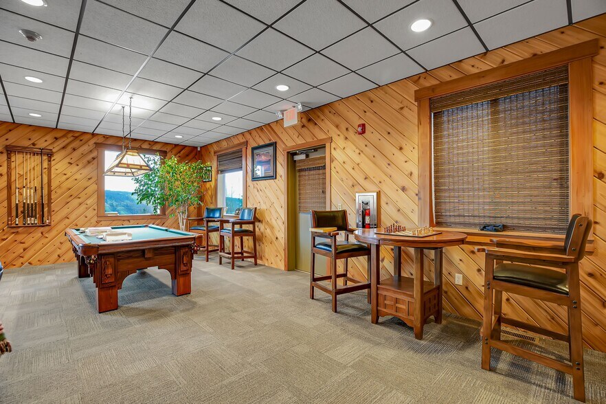 More Photos Of Stadelman, Hood River Industrial For Sale