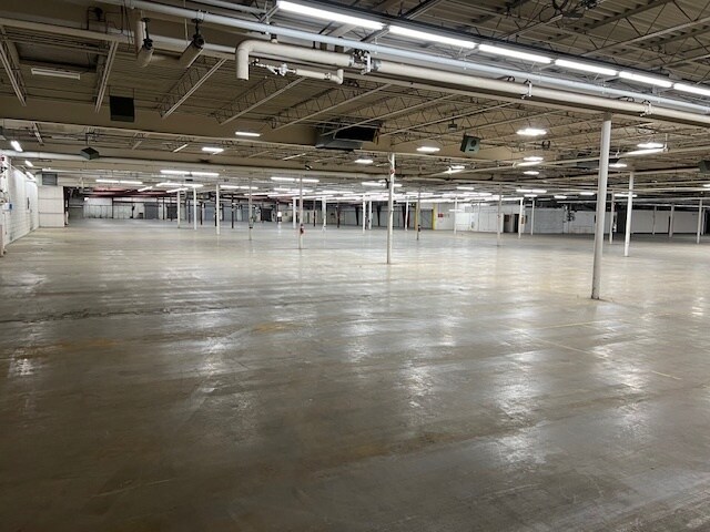 More Photos Of 720 Main St W, Valdese Warehouse For Lease