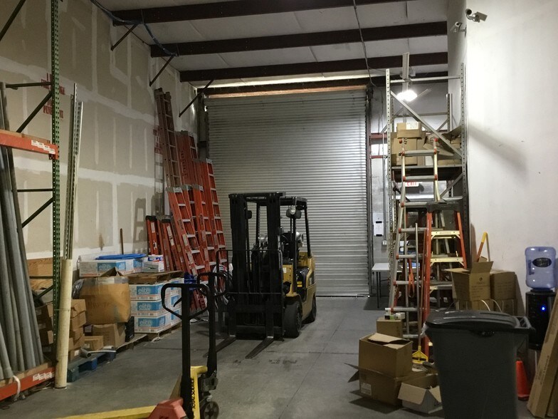 More Photos Of 5612 6th St W, Lehigh Acres Warehouse For Lease