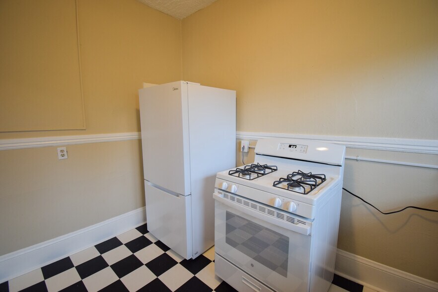 More Photos Of 4016-4024 NE 6th Ave, Portland Apartments For Sale