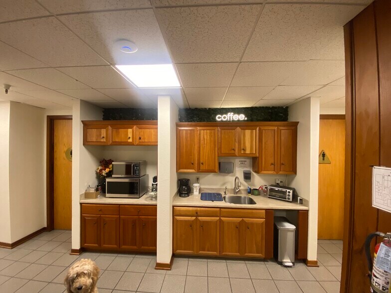 More Photos Of 9244 Old State Hwy, Newcastle Office Residential For Lease