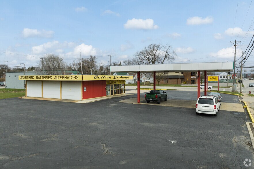 Primary Photo Of 531 N Westwood Ave, Toledo Convenience Store For Sale