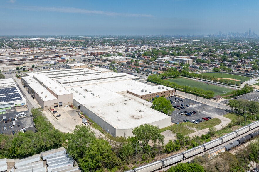 More Photos Of 3250 S Central Ave, Cicero Warehouse For Lease
