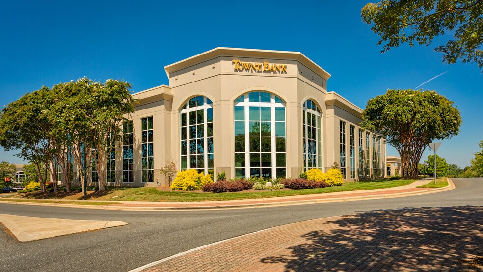 More Photos Of 13900 Conlan Cir, Charlotte Office For Lease