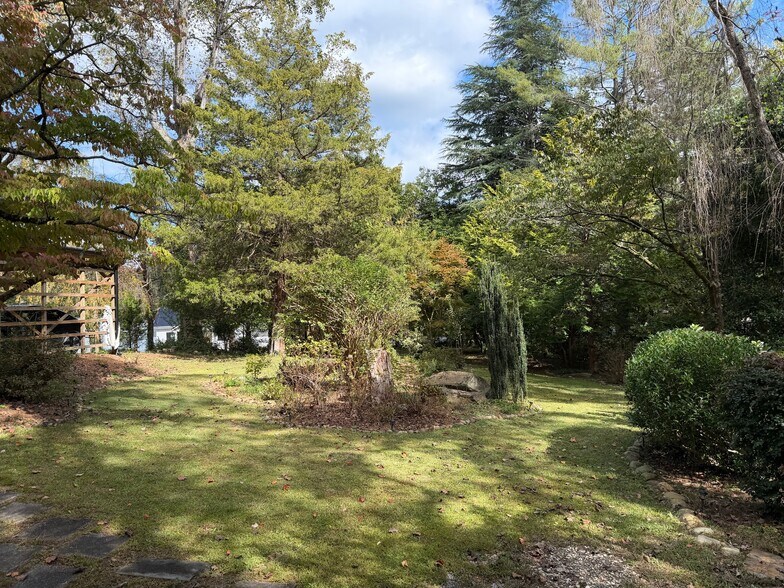 More Photos Of 35 Wilcox Rd, Tryon Apartments For Sale