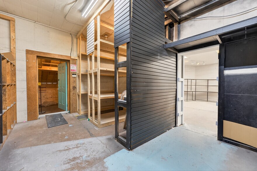 More Photos Of 384 Queen St, Peterborough General Retail For Sale