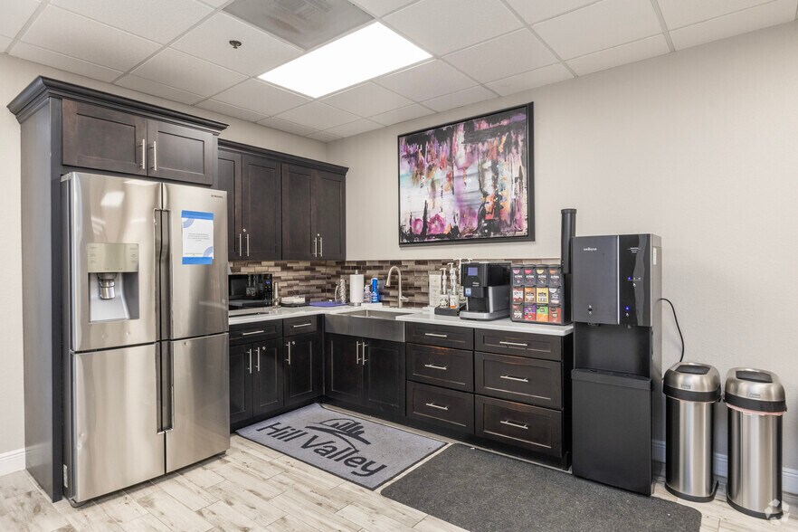 More Photos Of 1211 Tech Blvd, Tampa Manufacturing For Lease