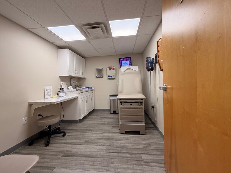 More Photos Of 333 School St, Pawtucket Medical For Sale