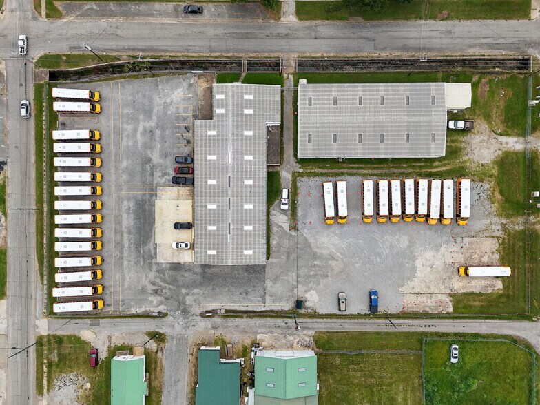 More Photos Of 512 S Wilmer Ave, Anniston Warehouse For Sale
