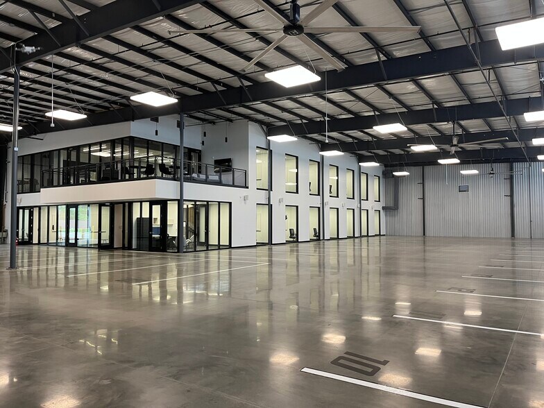 More Photos Of 18409 Intercontinental Crossing Dr, Houston Warehouse For Sale