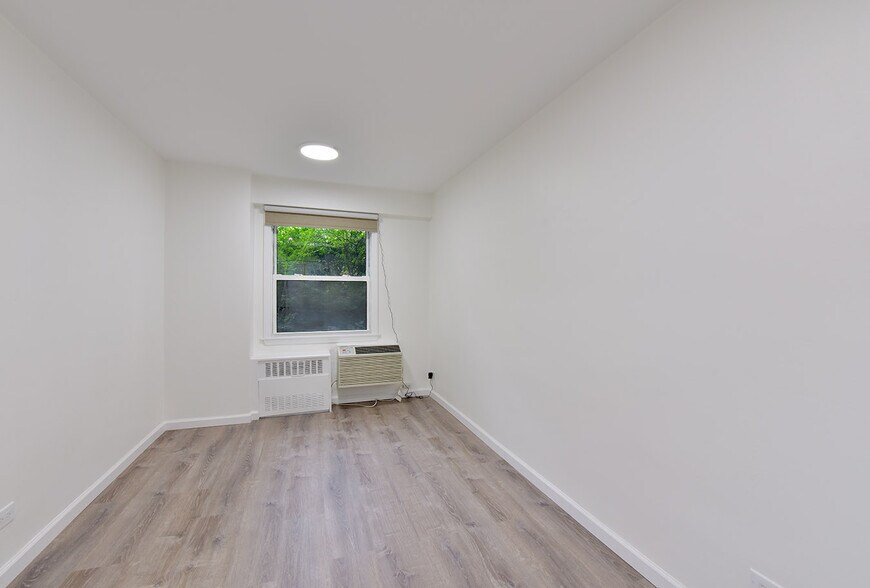 More Photos Of 150 E 37th St, New York Apartments For Lease
