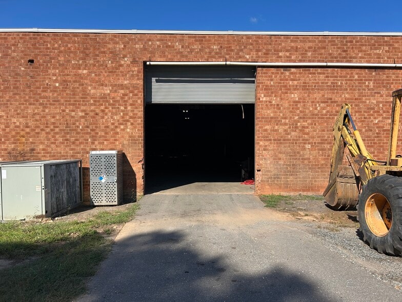 More Photos Of 108 Chicksaw Rd, Gastonia Manufacturing For Sale