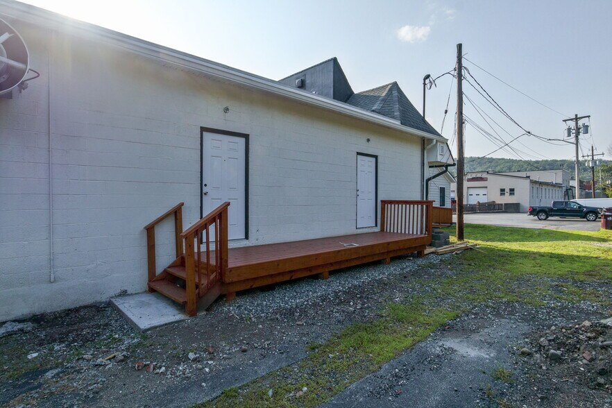 More Photos Of 192 Ny-17, Tuxedo Park Restaurant For Lease