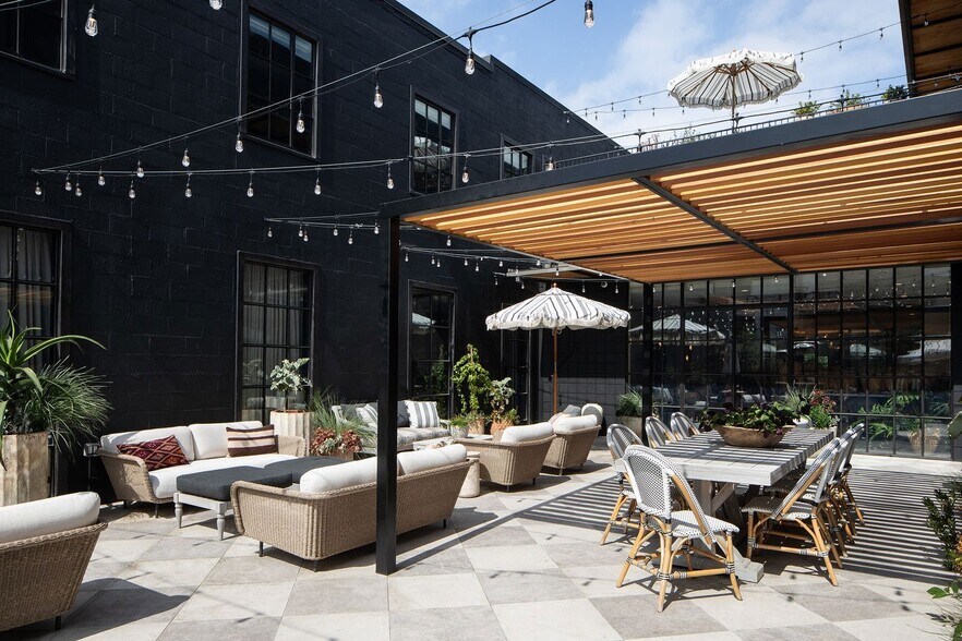 More Photos Of 3223 La Cienega Ave, Culver City Flex For Lease